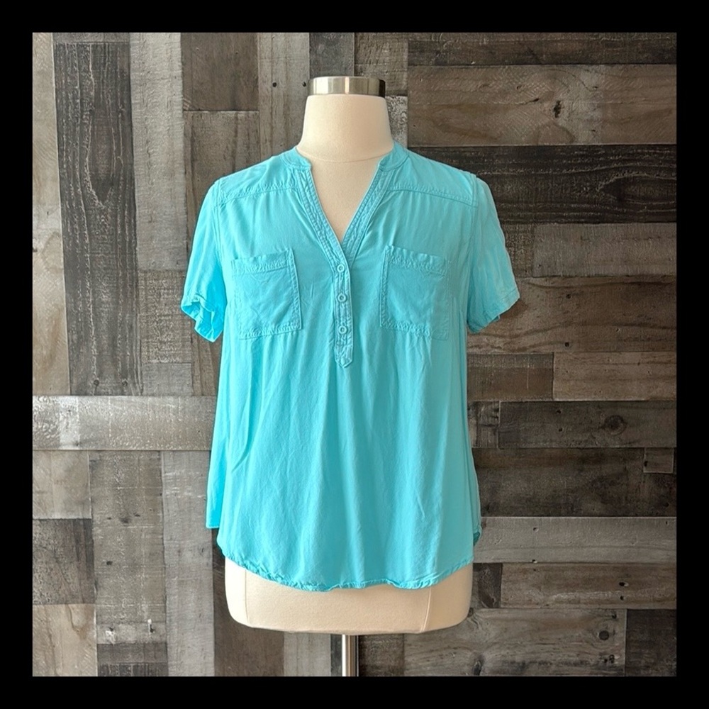 Torrid 0 Harper top blue Henley preppy pastel euro summer vacation feminine